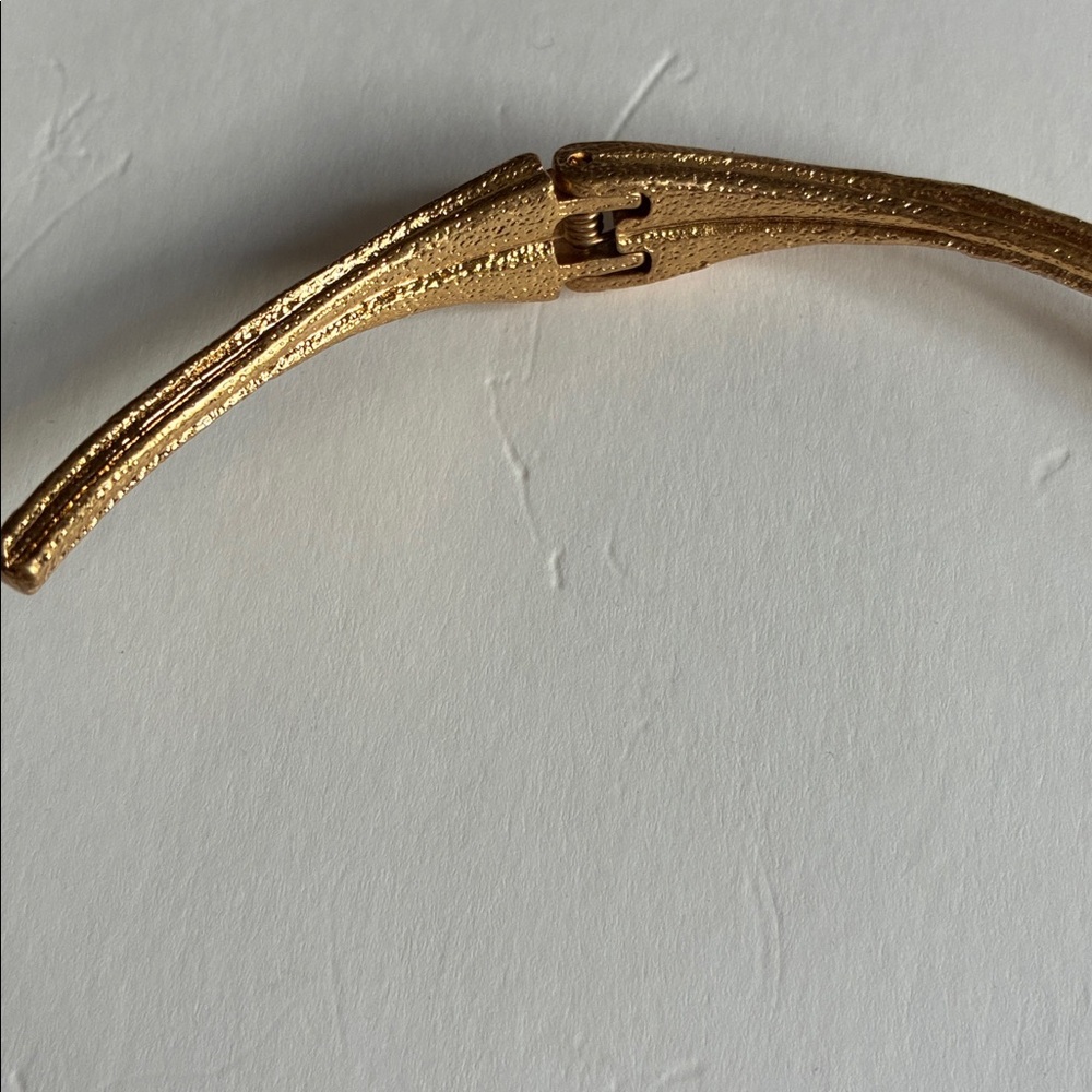 NWT. Zara Golden Textured Metal Choker Necklace. - Picture 5 of 9